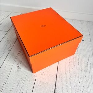Hermes - Large Orange Gift Box 🍊